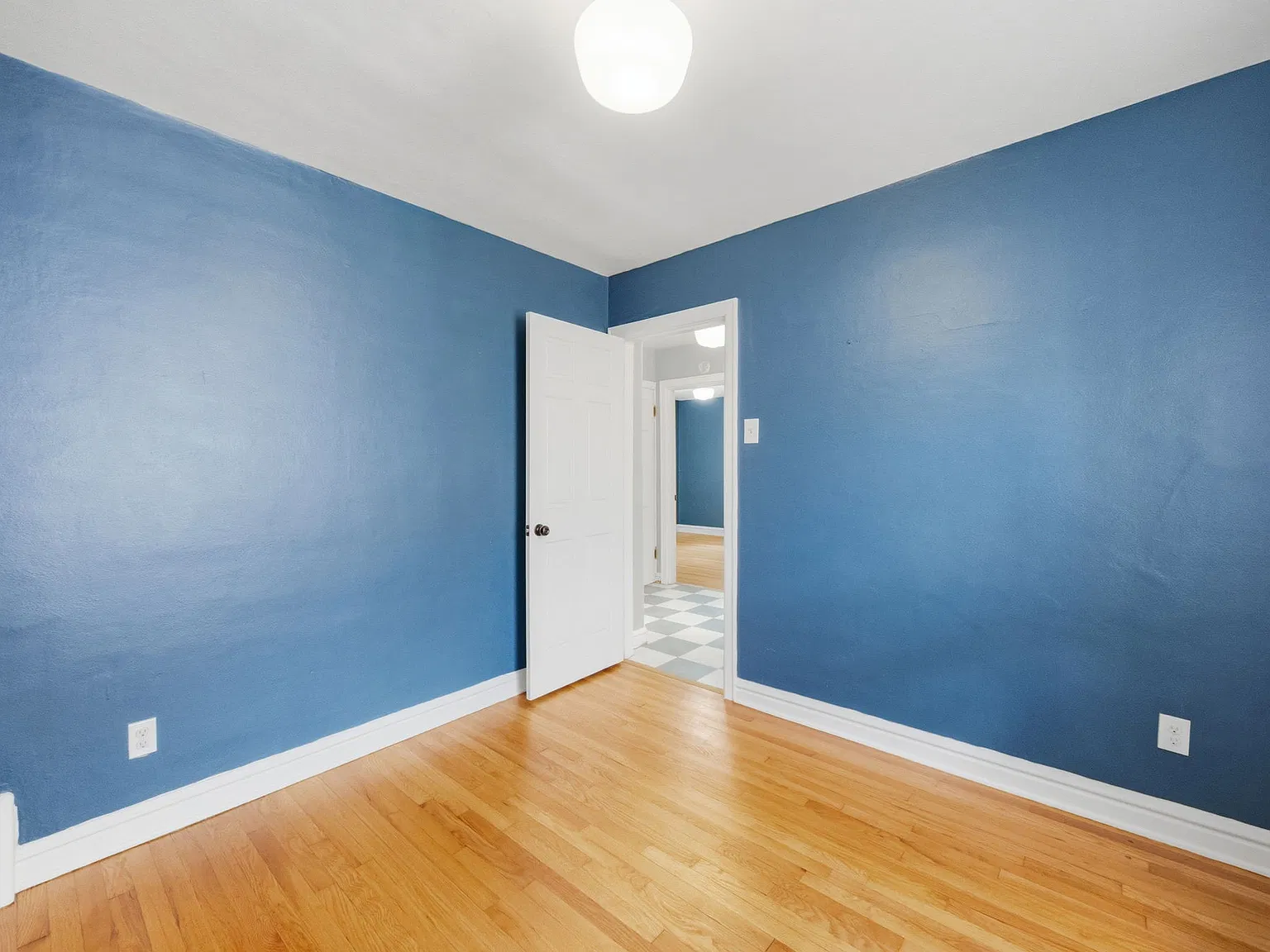 4 bed, 1238 sqft, $2,300 — Photo 3