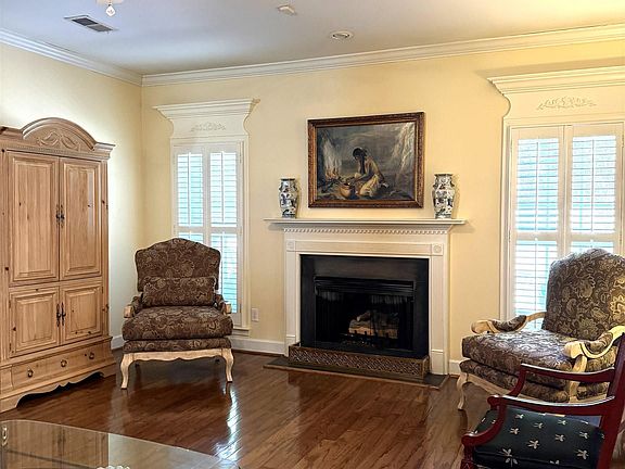 4th image of 3657 Charleston Ln