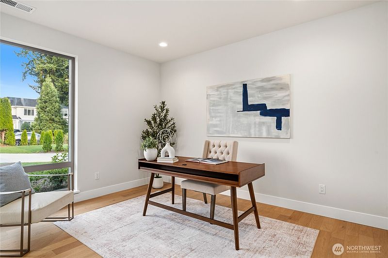 3rd image of 10209 125th Avenue NE