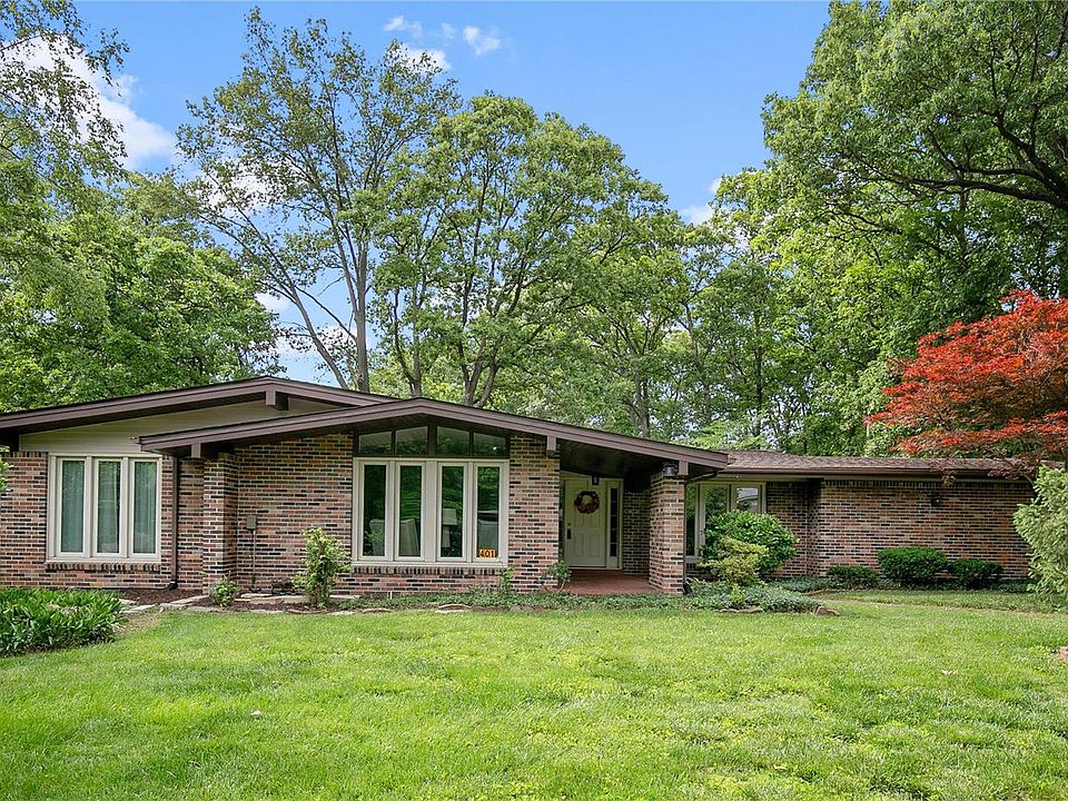 1st image of 401 Oakmont Cir