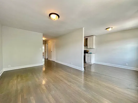 Rented by Astoria Realty | media 2