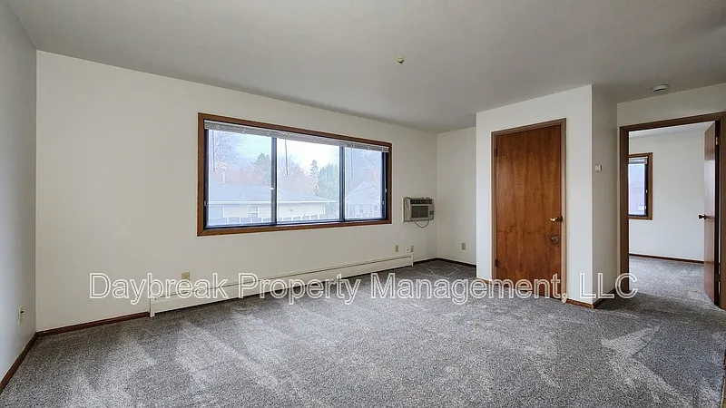 Building Photo - 915 7th Ave N #11