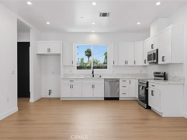 7645 Melvin Ave — Photo 6