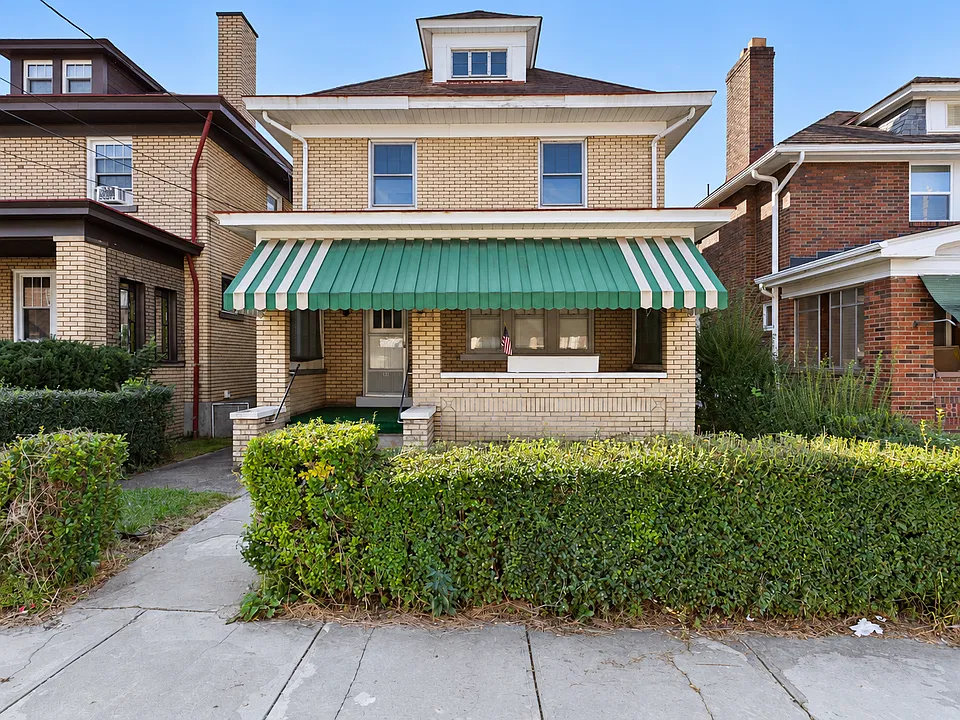 1011 2nd St