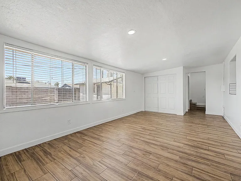 3519 W Orchid Ln — Photo 11