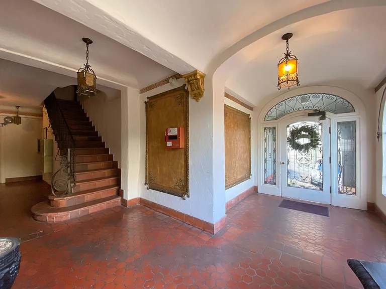 2060 Leavenworth St #5 — Photo 32