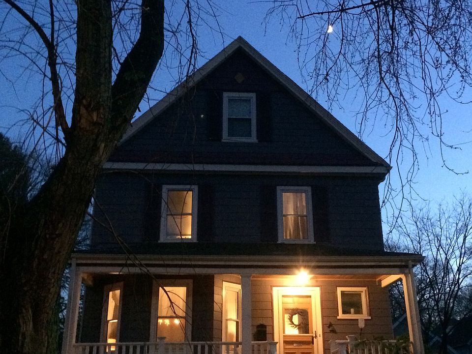2nd image of 21 Pearl St