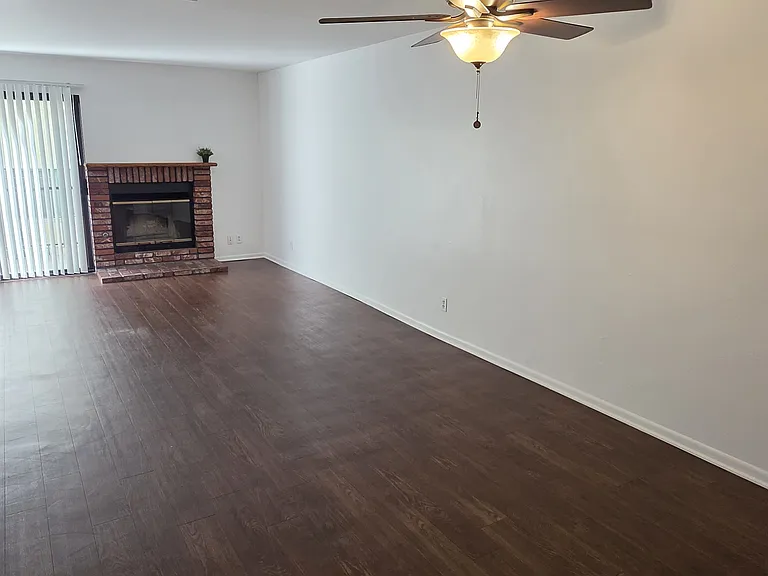 533 E Verdugo Ave — Photo 19
