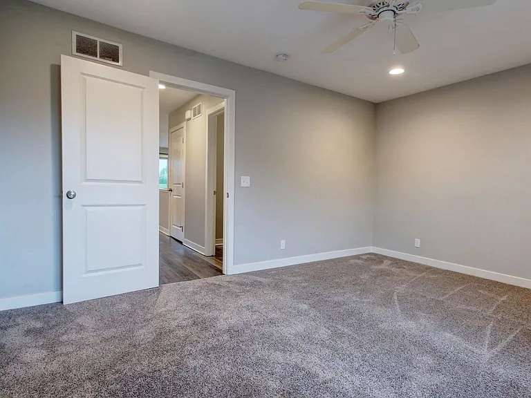 298 Northwest Xing — Photo 17