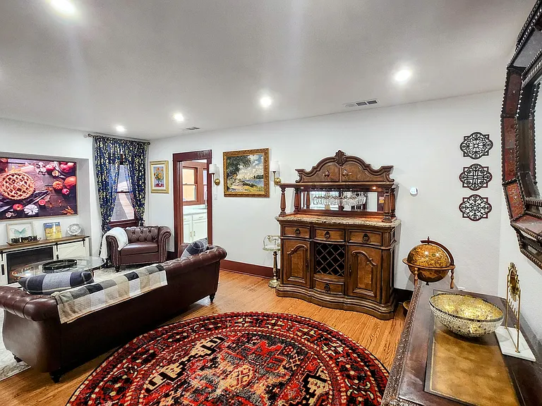 616 W Chapman Ave — Photo 78