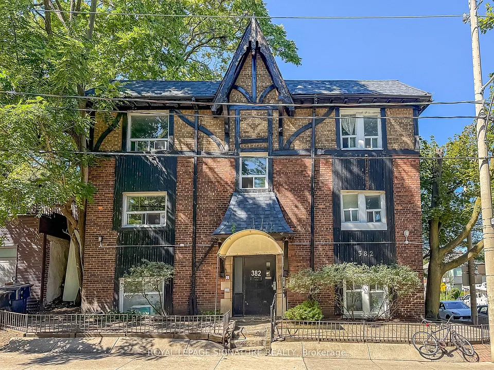 382 Dovercourt Rd #18
