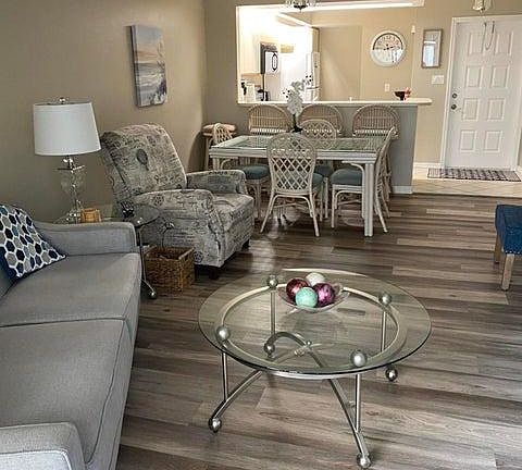 2nd image of 1099 Country Club Dr