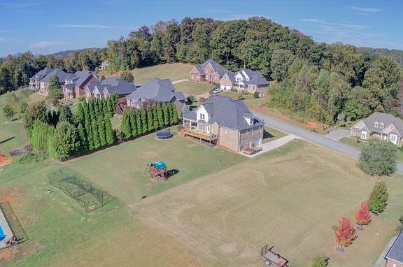 3rd image of 137 Sugarcane Ln