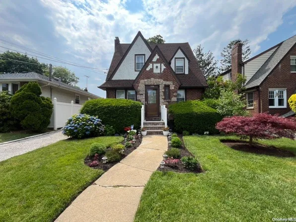 506 Clarendon Road, Uniondale, NY 11553