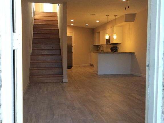 5th image of 7 Hyde Park Blvd APT 4