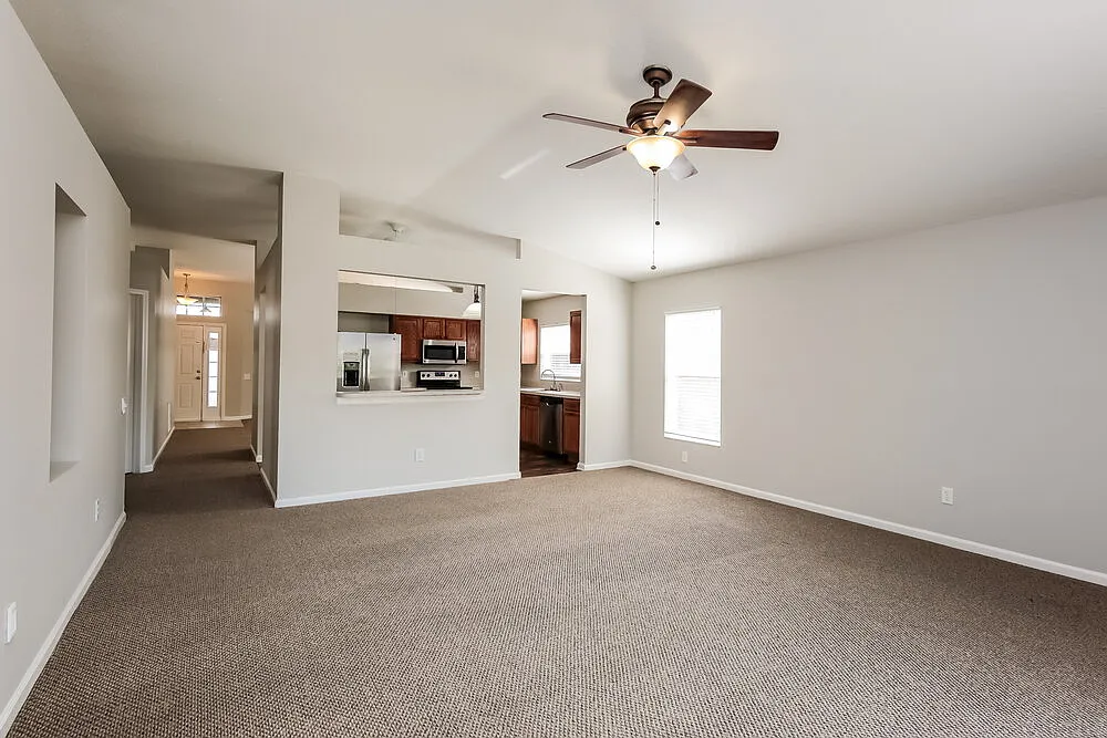 3 bed, 2.0 bath, 1839 sqft, $2,770 — Photo 3