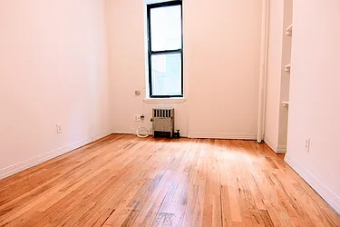 Rented by HOLTON REAL ESTATE INC.