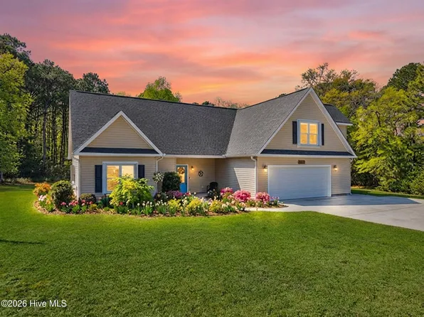 5360 Glennfield Circle SE, Southport, NC 28461