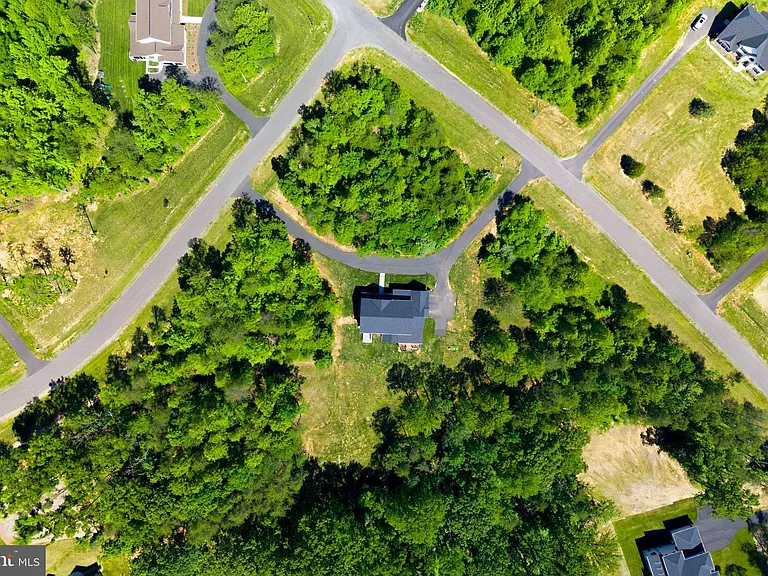 301 Kingdom Dr — Photo 19