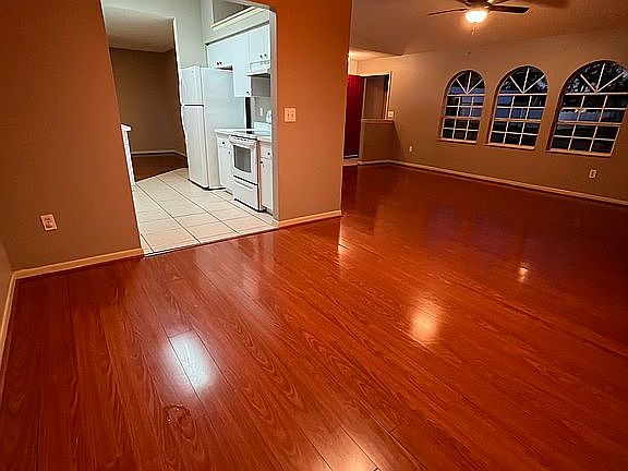 Open plan dining/living