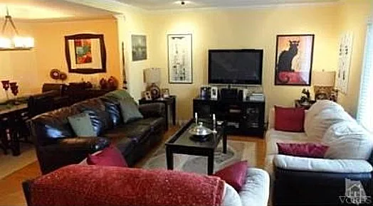 255 Green Moor Pl — Photo 7