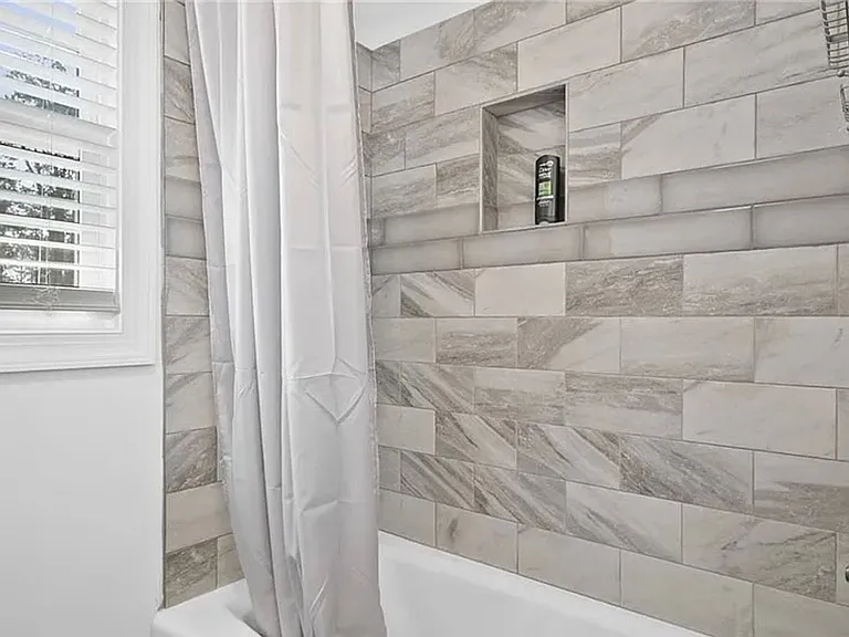 150 Della Dr — Photo 11