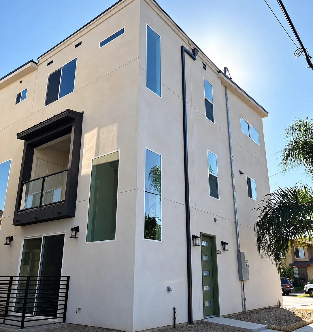 3 bed, 3.5 bath, 1564 sqft, $4,300 — Photo 1