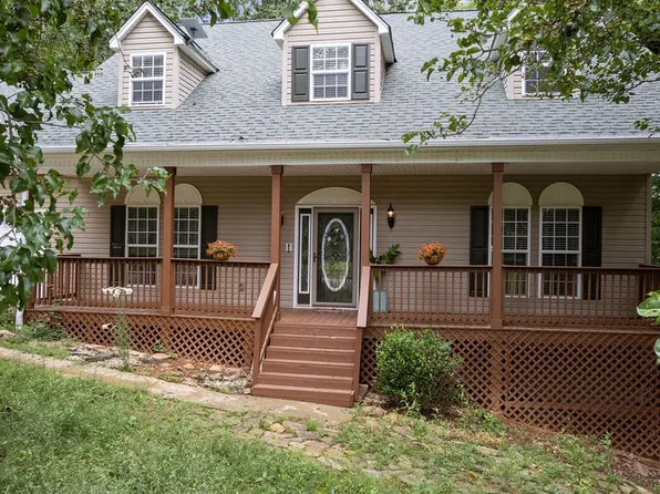 267 Pointe Willow Dr, Cleveland, GA 30528