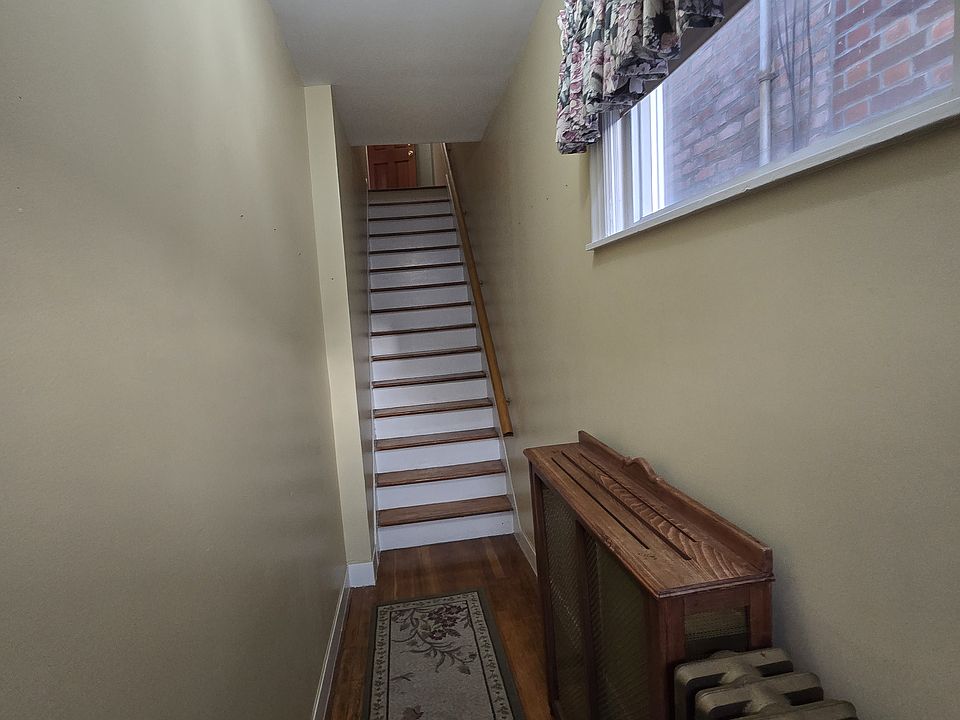 1st image of 1856 Paulding Ave Floor 2