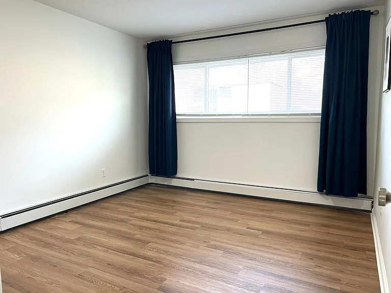 4001 W Thirteen Mile Rd — Photo 18