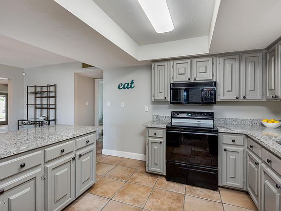 5th image of 2243 W Javelina Ave