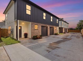 5034 Mallow St, Houston, TX 77033