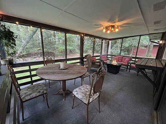 4th image of 35 Wildwood Cir