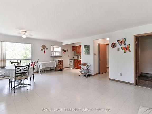 5th image of 46 Stocco Cir