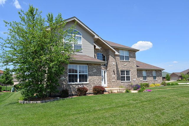 1st image of 24512 Arrowhead Dr