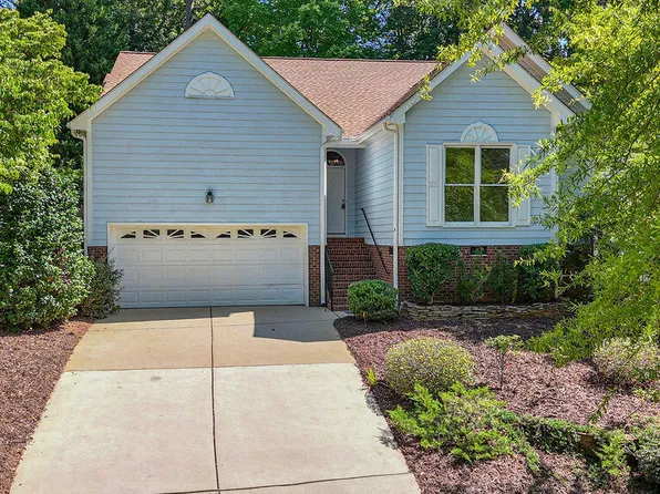 125 Chimney Rise Dr, Cary, NC 27511