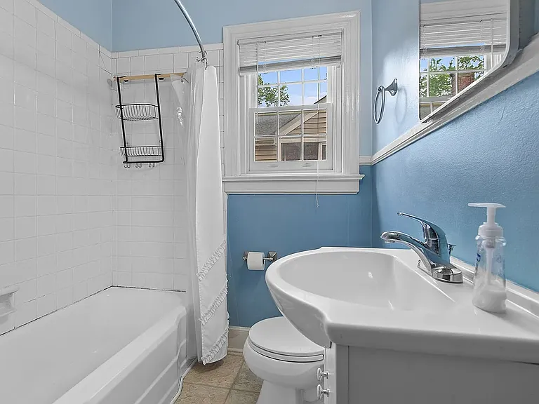 1114 N Buchanan Blvd — Photo 9