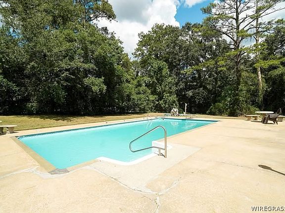 2nd image of 405 Wilson Dr