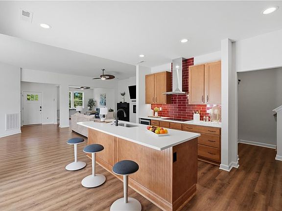 3rd image of 1008 Paragon Way #D