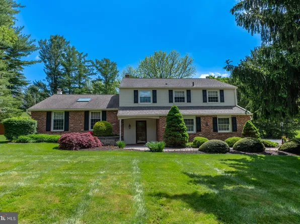 906 General Howe Dr, West Chester, PA 19382