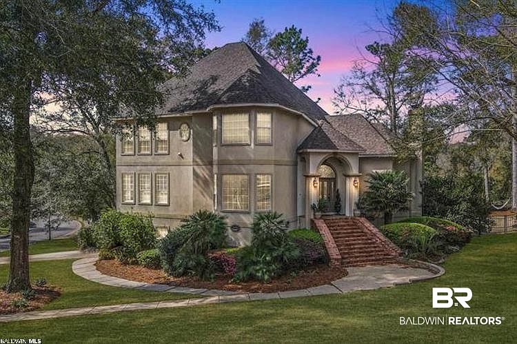 1st image of 172 Clubhouse Cir