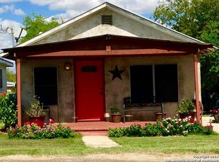 705 Alta Vis, Cotulla, TX 78014