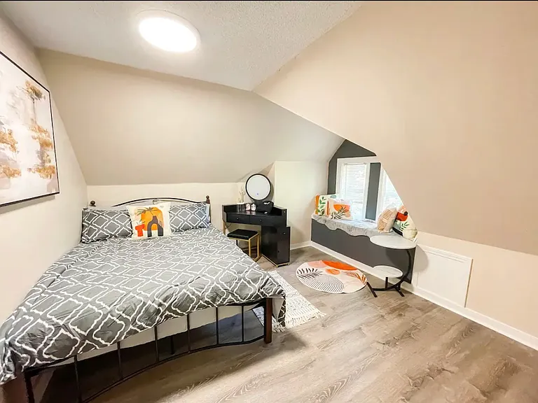 516 N Broadway #301 — Photo 19