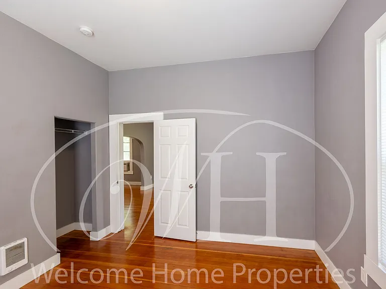 427 E Cherry St — Photo 14