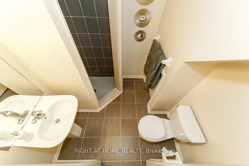 4 bed, $3,000 — Photo 4