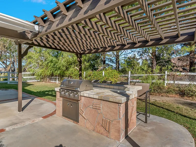 26940 Whitehorse Pl — Photo 43