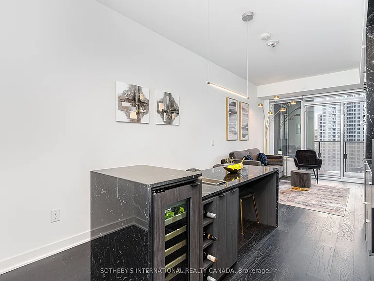 11 Yorkville Ave #1111 — Photo 9