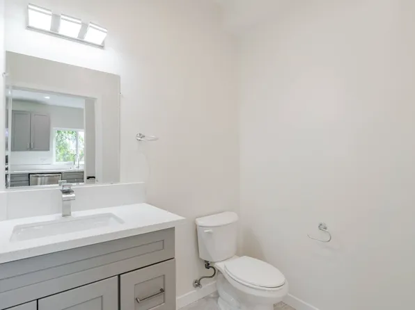 1961 Waltonia Dr #101, Montrose, CA 91020