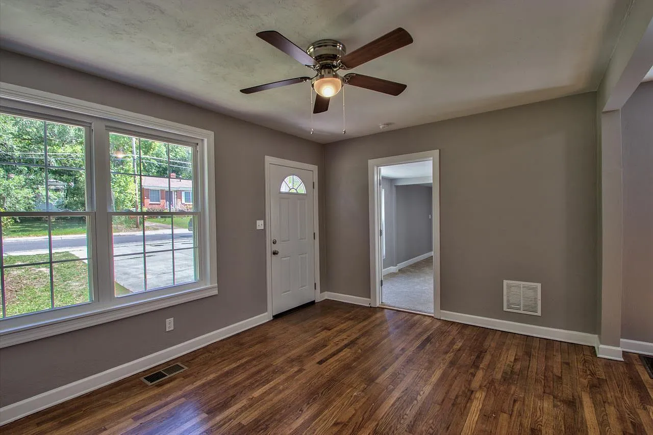 409 Perkins St — Photo 2