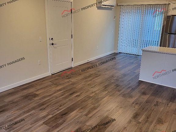 3rd image of 208 E Stella St